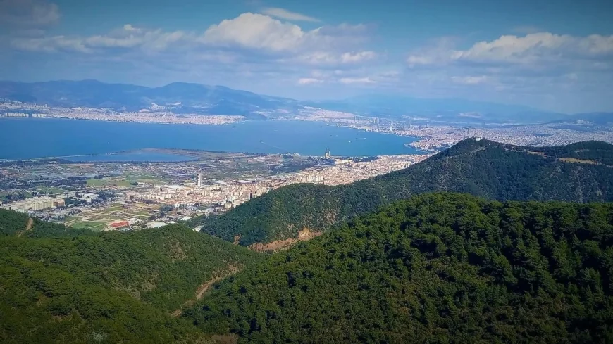İzmir’in Sessiz Kaçamağı! Behzat Tepesi’nde Doğayla Baş Başa Bir Yolculuk