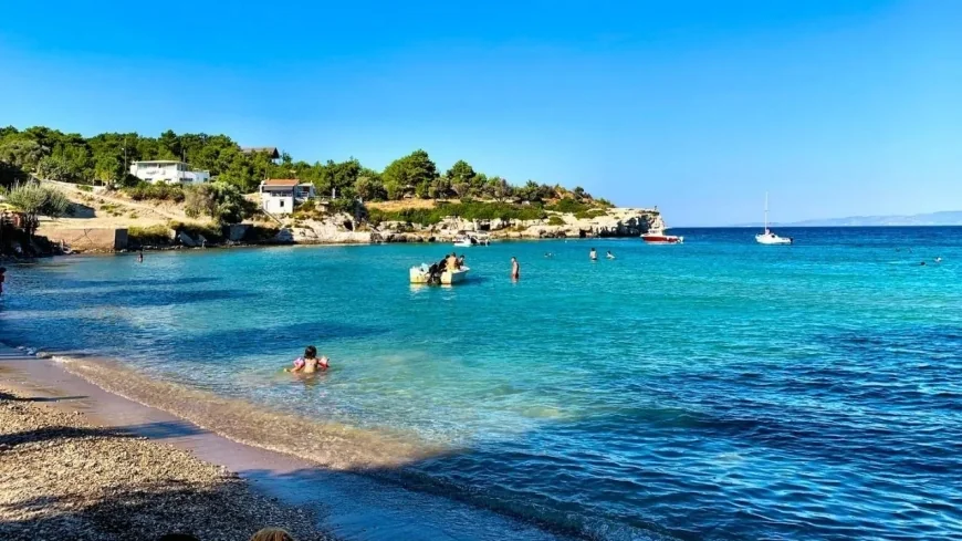 Karaburun’un Saklı Cenneti: Kum Denizi Andıran Boyabağ Koyu