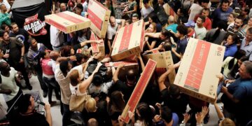 ABD’de Black Friday Çöktü, Türkiye’de İndirimleri Enflasyon Vurdu