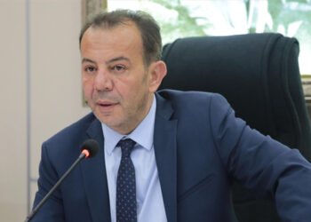 CHP’den disipline sevk edilen Tanju Özcan istifa etti