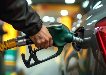 Benzin ve motorinde indirim beklentisi: Petrol fiyatları geriledi