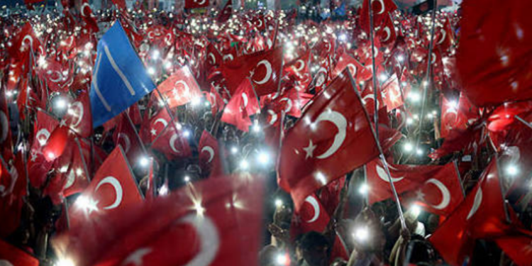 15 Temmuz resmi tatil olarak kutlanacak mı?