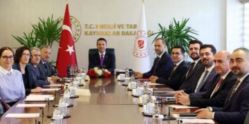 Bakan Bayraktar, Dünya Bankası’nın yeni Türkiye Direktörü ile bir araya geldi