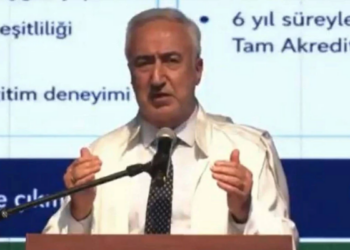 İÜ Rektörü Zülfikar’dan mezuniyet töreninde tartışmalı “evlilik ve bebek” önerisi