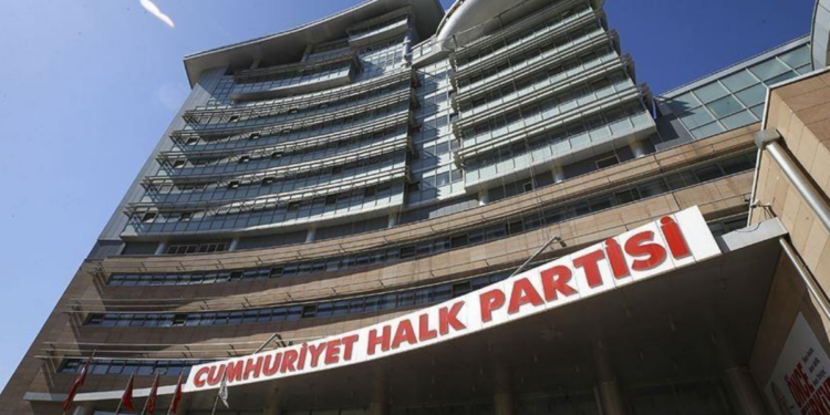 CHP İstanbul İl Kongresi davası ertelendi: Tedbir kararı sürecek