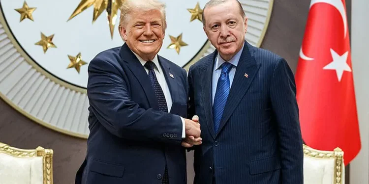 Beyaz Saray’dan Trump ve Erdoğan’ın Tokalaştığı Fotoğraf Paylaşımı