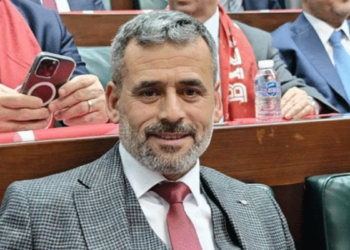 AK Partili Belediye Başkanı Evinin Önünde Bıçaklı Saldırıya Uğradı