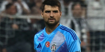 Beşiktaş, Ersin Destanoğlu ile yollarını ayırdığını açıkladı