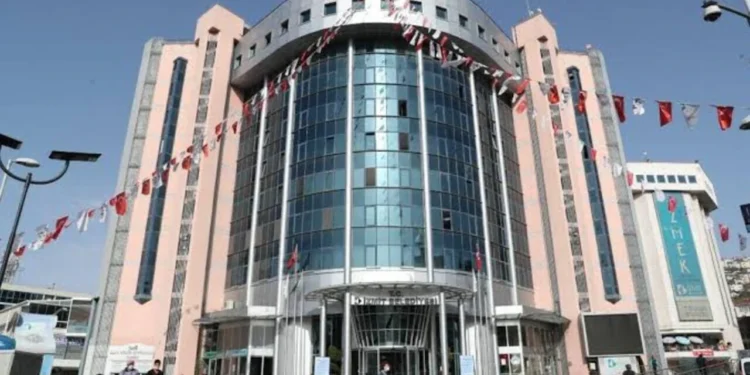 İzmit Belediyesi soruşturmasında başkanın eski şoförü gözaltına alındı
