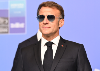 Macron, NATO Zirvesi’nde Dikkatleri Gözlüğüyle Üzerine Çekti