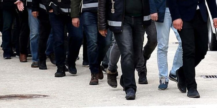 FETÖ’ye yönelik 81 ilde eş zamanlı operasyon: 968 şüpheliye işlem