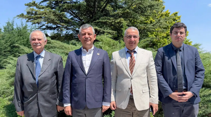 Özgür Özel, yeni parti kurma planlarını ve yol haritasını anlattı