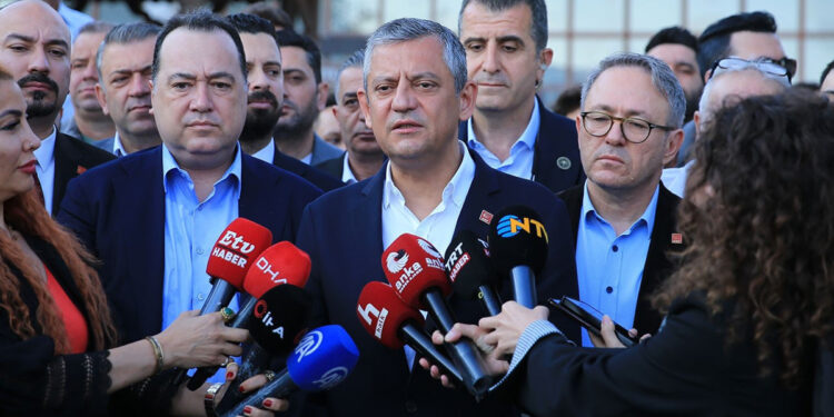Özgür Özel, Kurultay İçin Yargı Yoluna Gidiyor