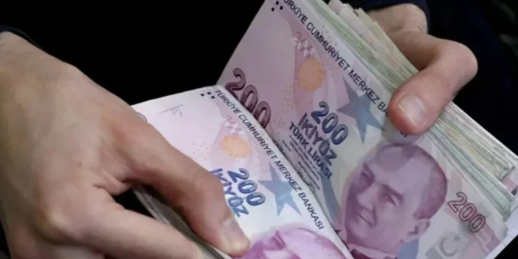 Mevduat azaldı, kredi hacmi 26 trilyon lirayı geçti