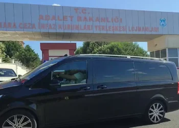 Özgür Özel, İmamoğlu ve Diğer Tutuklu İsimleri Ziyaret Etti