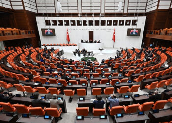 TBMM’de Yoğun Hafta: Yargı Paketi, Emekli Maaşı ve Üniversite Affı Gündemde