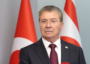 KKTC Başbakanı Üstel’den Güney Kıbrıs’a İş Birliği Çağrısı